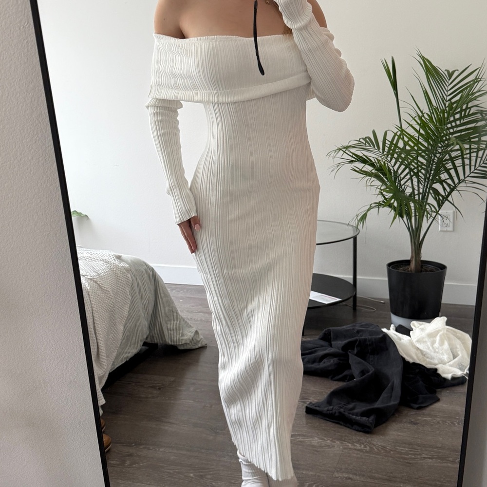 H&M Off-Shoulder Ribbed White Dress
